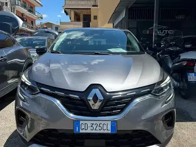 Usata Renault Captur Intens 101 CV (74 kW) 2020 Grigio SUV