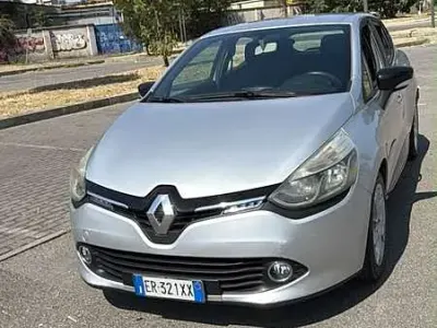 Usata Renault Clio IV 73 CV (53 kW) 2014 Berlina