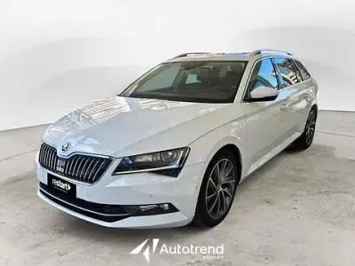 Occasion Skoda Superb LAURIN & KLEMENT 190 PK (139 kW) 2017 Wit Stationwagen