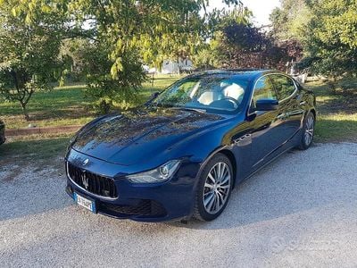 Begagnad Maserati Ghibli 250 HK (183 kW) 2015 Blå Sedan