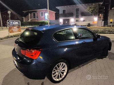 Usata BMW 118 Sport Line 150 CV (110 kW) 2015 Blu Utilitaria