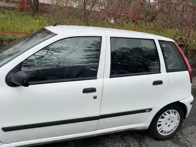 Brugt Fiat Punto S 60 HK (44 kW) 1995 Hvid Sedan
