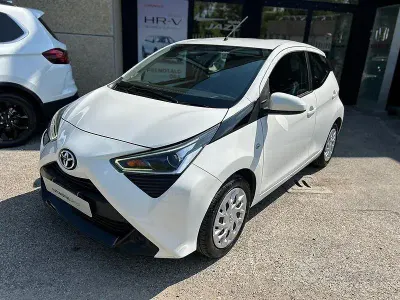 Usata Toyota Aygo Cool 72 CV (52 kW) 2019 Utilitaria