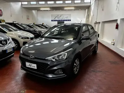 Usata Hyundai i20 Advanced 75 CV (55 kW) 2019 Grigio Utilitaria
