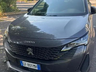 Usata Peugeot 5008 131 CV (96 kW) 2021 Grigio SUV