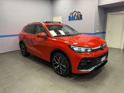 Usata VW Tiguan R-line Plus 150 CV (110 kW) 2025 Persimmon red SUV