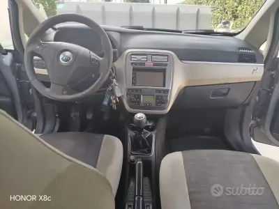 Usata Fiat Grande Punto 75 CV (55 kW) 2007 Grigio Utilitaria