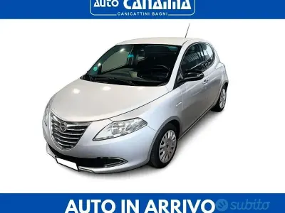Usata Lancia Ypsilon Gold 69 CV (50 kW) 2014 Grigio Utilitaria