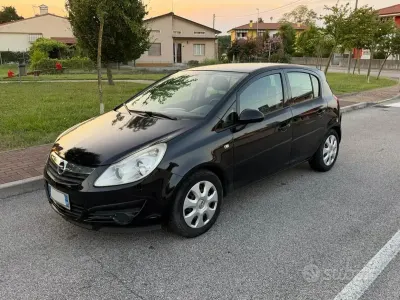Usata Opel Corsa Enjoy 75 CV (55 kW) 2009 Nero Utilitaria