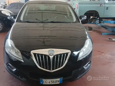 Usata Lancia Delta Gold 105 CV (77 kW) 2011 Nero Utilitaria