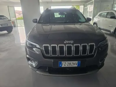 Usata Jeep Cherokee Limited 194 CV (142 kW) 2019 Grigio SUV