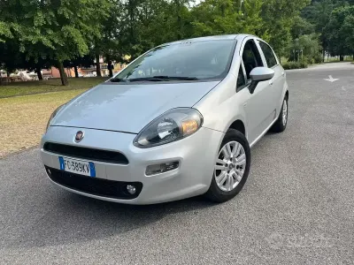 Usata Fiat Punto 69 CV (50 kW) 2016 Grigio Utilitaria