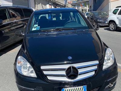 Usata Mercedes B200 140 CV (102 kW) 2009 Nero Monovolume