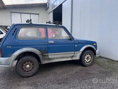 Usata Lada niva 75 CV (55 kW) 2000 SUV