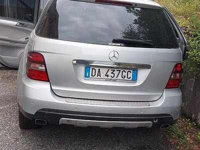 Usata Mercedes ML280 190 CV (139 kW) 2006 Grigio SUV