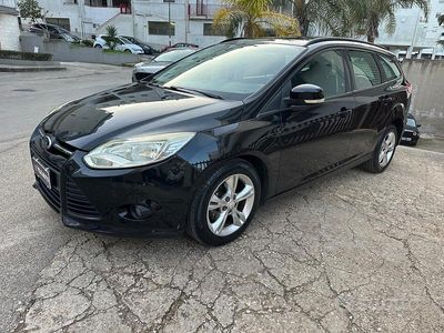 Usata Ford Focus 116 CV (85 kW) 2012 Nero Station wagon