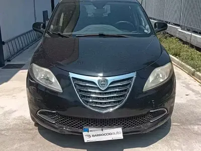 Usata Lancia Ypsilon 69 CV (50 kW) 2013 Nero Utilitaria