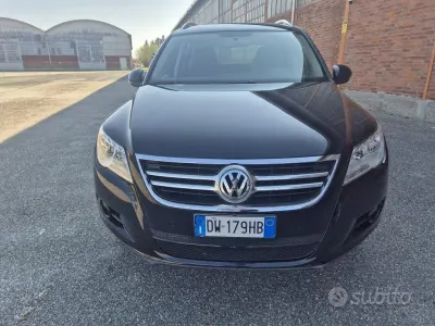 Gebraucht VW Tiguan Trendline 140 PS (102 kW) 2009 Schwarz SUV