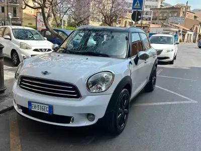 Usata Mini Countryman 111 CV (81 kW) 2011 Bianco SUV