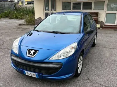 Usata Peugeot 206 60 CV (44 kW) 2011 Berlina