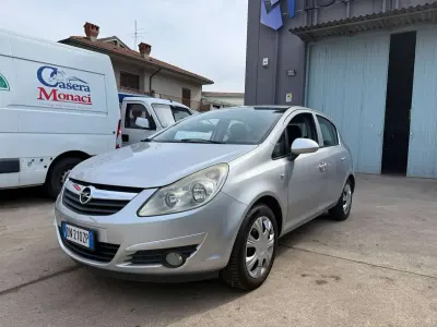 Usata Opel Corsa Cosmo 80 CV (58 kW) 2008 Argento Utilitaria