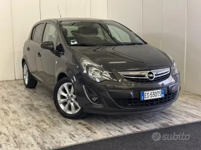 Usata Opel Corsa Edition 85 CV (62 kW) 2013 Grigio Utilitaria