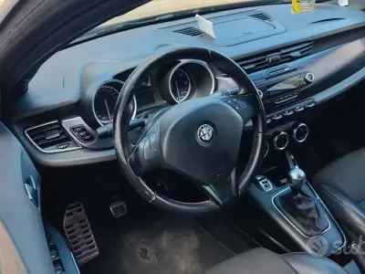 Usata Alfa Romeo Giulietta 105 CV (77 kW) 2011 Nero Utilitaria