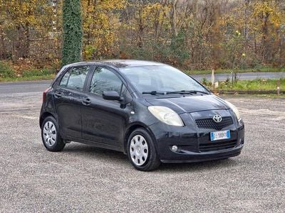Nero Usata 2007 Toyota Yaris Berlina | 2900 € (Buon prezzo)