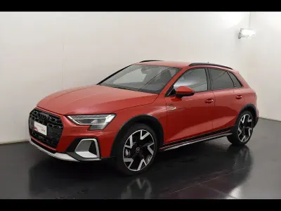 Usata Audi A3 Ambiente 150 CV (110 kW) 2025 Rosso Berlina