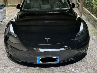 Usata Tesla Model 3 RWD 208 kW (283 CV) 2023 Nero Berlina