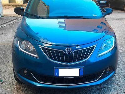 Usata Lancia Ypsilon Gold 69 CV (50 kW) 2024 Blu Utilitaria