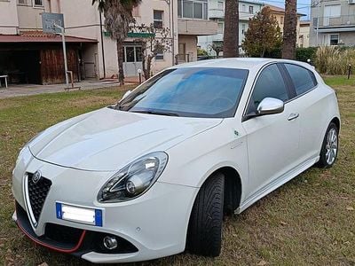 Usata Alfa Romeo Giulietta Distinctive 175 CV (128 kW) 2014 Bianco Berlina