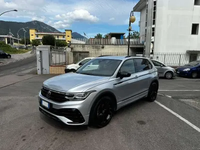 Usata VW Tiguan R-line 150 CV (110 kW) 2023 Grigio SUV
