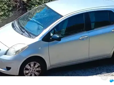 Usata Toyota Yaris 69 CV (50 kW) 2007 Grigio Utilitaria