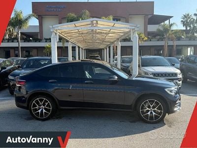 Usata Mercedes GLC300e Premium Plus 194 CV (142 kW) 2021 Blu/azzurro Coupé