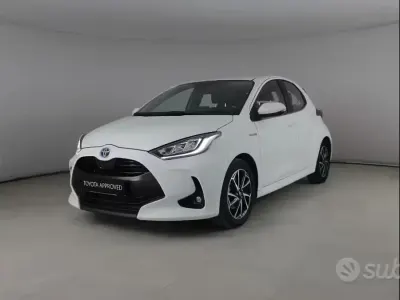 Usata Toyota Yaris Hybrid Trend 92 CV (67 kW) 2022 Bianco Berlina