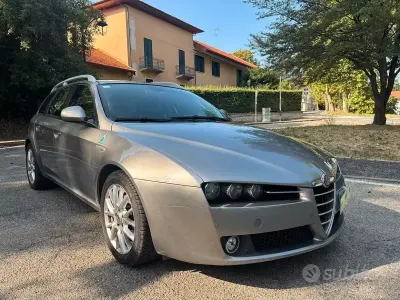 Usata Alfa Romeo 159 Exclusive 150 CV (110 kW) 2006 Grigio Station wagon