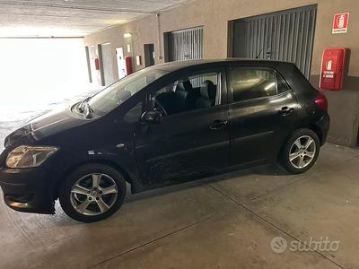 Usata Toyota Auris 100 CV (73 kW) 2009 Nero Utilitaria