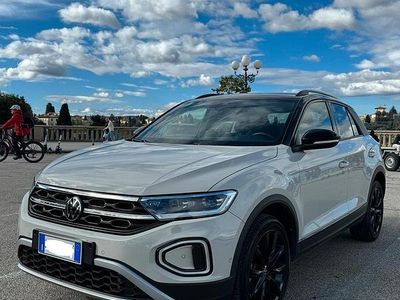 Usata VW T-Roc Style 150 CV (110 kW) 2023 Beige SUV