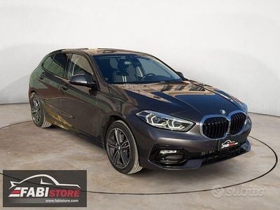Usata BMW 118 Advantage 140 CV (102 kW) 2020 Grigio Utilitaria