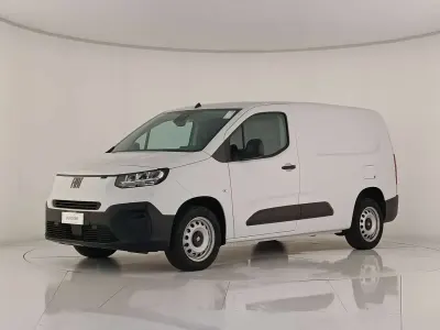 Nuova Fiat Doblò 102 CV (75 kW) 2025 Bianco gelato pastello Monovolume