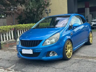 Usata Opel Corsa OPC 192 CV (141 kW) 2009 Bluazzurro Utilitaria