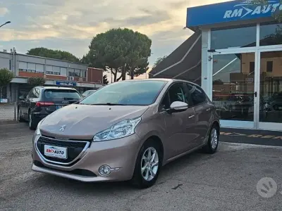 Usata Peugeot 208 Allure 68 CV (50 kW) 2013 Viola Utilitaria