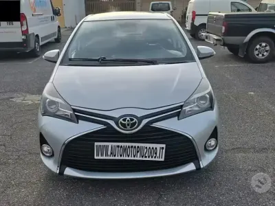 Second-hand Toyota Yaris Sol 69 CP (50 kW) 2015 Gri Hatchback