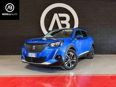 Usata Peugeot 2008 Allure 110 CV (80 kW) 2021 Blu/azzurro SUV