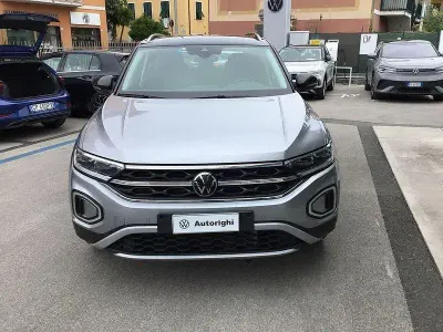 Usata VW T-Roc Style 150 CV (110 kW) 2023 Argento SUV