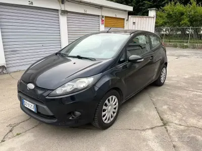 Usata Ford Fiesta Titanium 92 CV (67 kW) 2009 Nero Berlina