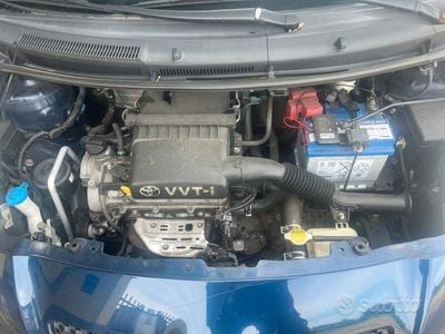 Usata Toyota Yaris 87 CV (63 kW) 2007 Blu Utilitaria
