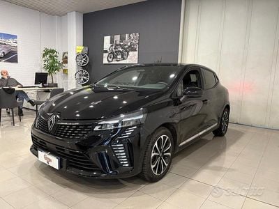 Usata Renault Clio V Techno 91 CV (66 kW) 2025 Nero etoile' Berlina