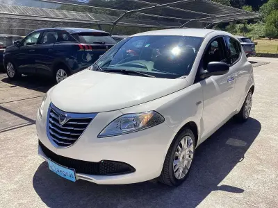 Usata Lancia Ypsilon Silver 69 CV (50 kW) 2014 Bianco Utilitaria